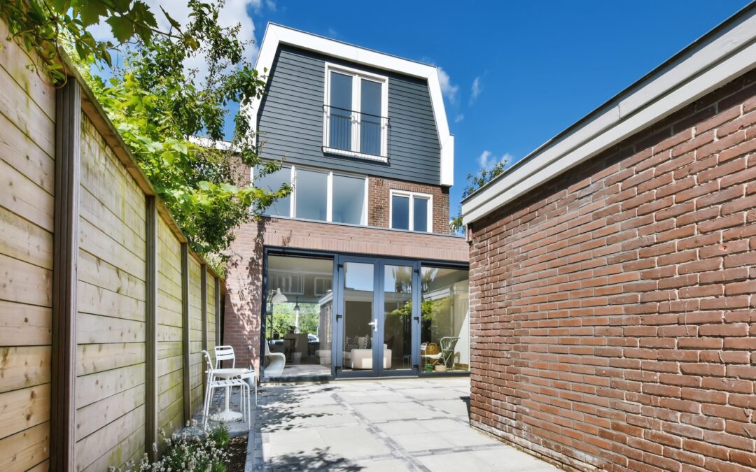 Can I Build a Laneway House or Garden Suite in Toronto? 2026 Rules & Eligibility Checklist